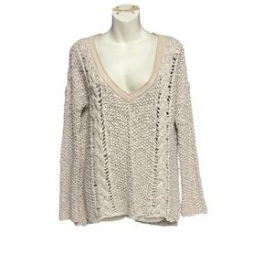 Free People size small Cozy Knit  deep  V-Neck Sweater light beige